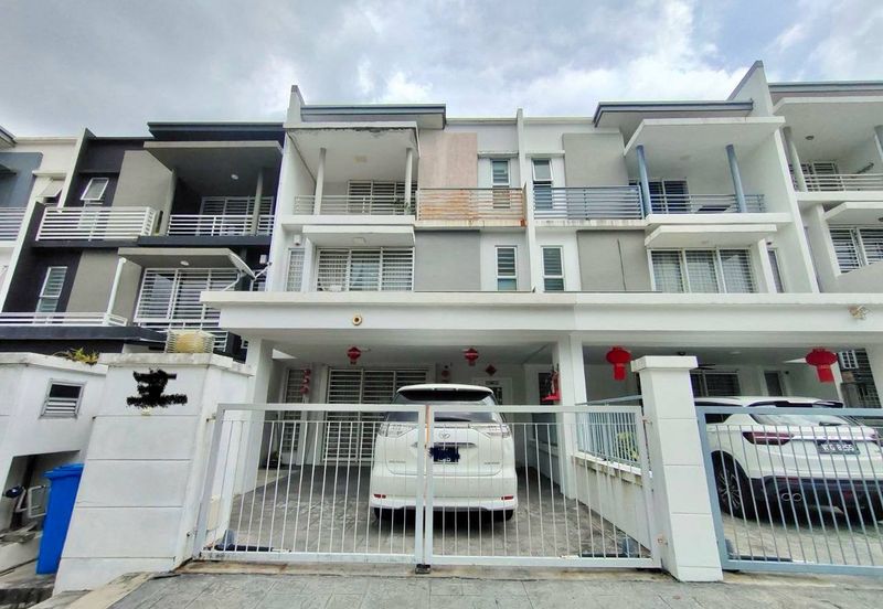 ❗️Facing open, fully renovated and extended, partialy furnished 2.5 storey house for sale in Sunway Alam Suria❗️