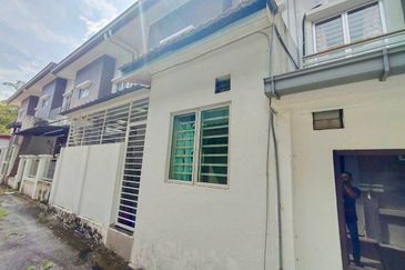 ❗️Facing open, fully renovated and extended, partialy furnished 2.5 storey house for sale in Sunway Alam Suria❗️