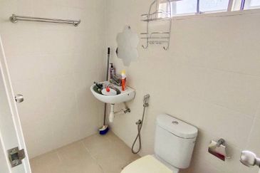 ❗️Facing open, fully renovated and extended, partialy furnished 2.5 storey house for sale in Sunway Alam Suria❗️