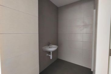 Retail Shop - Level 1, Mirai Residence Kajang For Rent