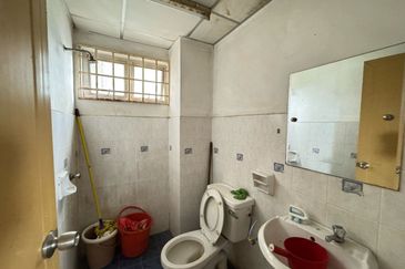 Dwi Mahkota Condominium