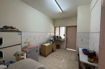 Dwi Mahkota Condominium