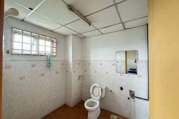 Dwi Mahkota Condominium