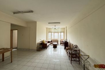 Dwi Mahkota Condominium