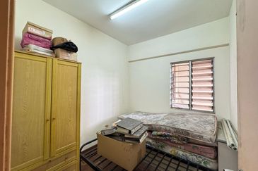 Dwi Mahkota Condominium