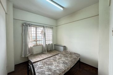 Dwi Mahkota Condominium