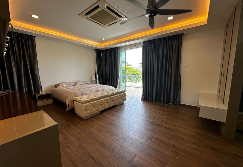 Isola Villa @ Senibong Cove