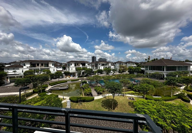 Isola Villa @ Senibong Cove