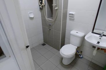 Jalan Perjiranan 11/28