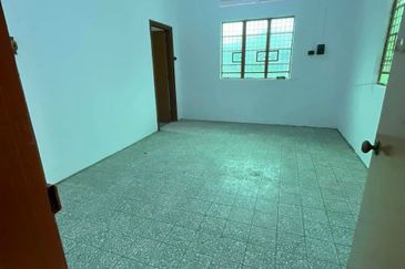 Jalan Stulang Laut 1