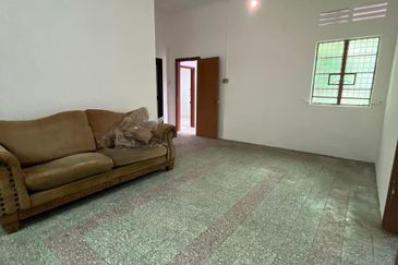 Jalan Stulang Laut 1