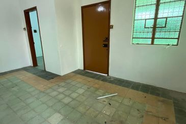 Jalan Stulang Laut 1