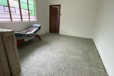 Jalan Stulang Laut 1