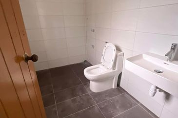 Jalan Stulang Laut 1