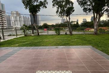 Jalan Stulang Laut 1