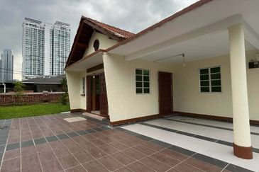 Jalan Stulang Laut 1