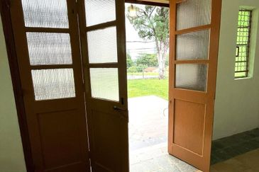 Jalan Stulang Laut 1