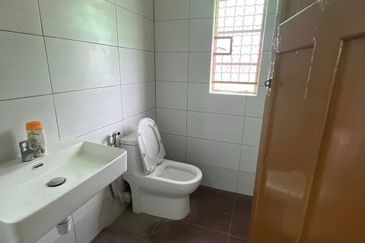 Jalan Stulang Laut 1