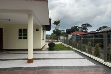 Jalan Stulang Laut 1