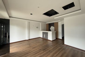 Taman Abad 2-sty commercial for sale