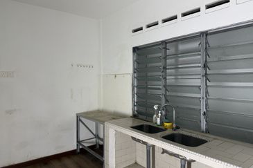 Taman Abad 2-sty commercial for sale