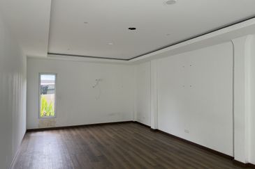 Taman Abad 2-sty commercial for sale