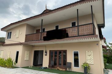 Taman Abad 2-sty commercial for sale