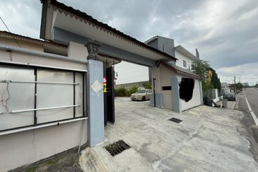 Taman Abad 2-sty commercial for sale