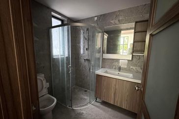 Forest City Golf Resort, Gelang Petah