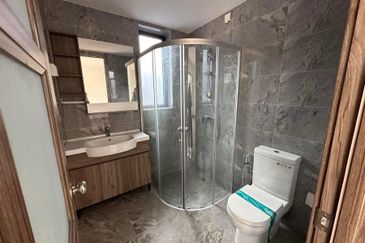 Forest City Golf Resort, Gelang Petah