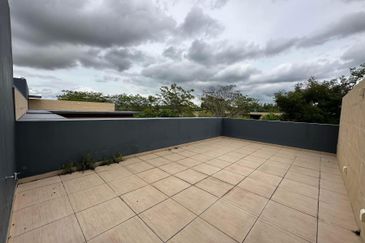 Forest City Golf Resort, Gelang Petah