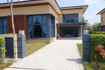 Forest City Golf Resort, Gelang Petah