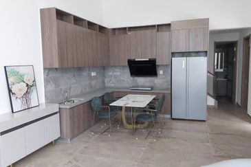 Forest City Golf Resort, Gelang Petah