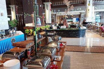 Forest City Golf Resort, Gelang Petah