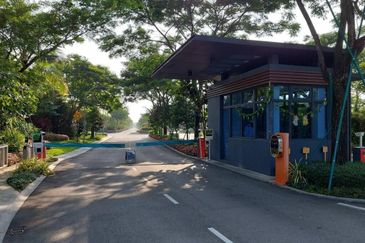 Forest City Golf Resort, Gelang Petah