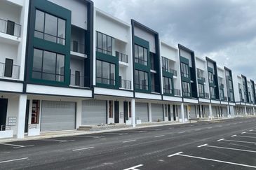 Crest @ Austin Emerald 1