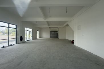 Eco Avenue 2 Eco Tropics 2Sty shop office to rent