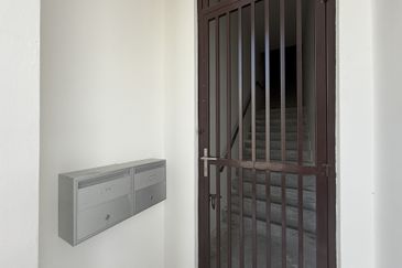 Eco Avenue 2 Eco Tropics 2Sty shop office to rent