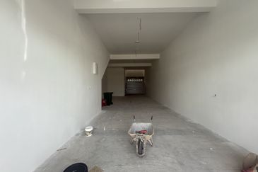 Eco Avenue 2 Eco Tropics 2Sty shop office to rent