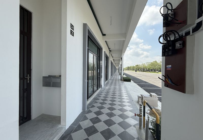 Eco Avenue 2 Eco Tropics 2Sty shop office to rent