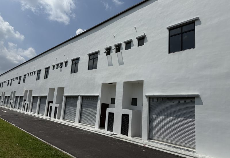 Eco Avenue 2 Eco Tropics 2Sty shop office to rent