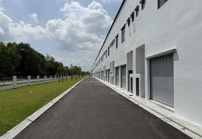 Eco Avenue 2 Eco Tropics 2Sty shop office to rent