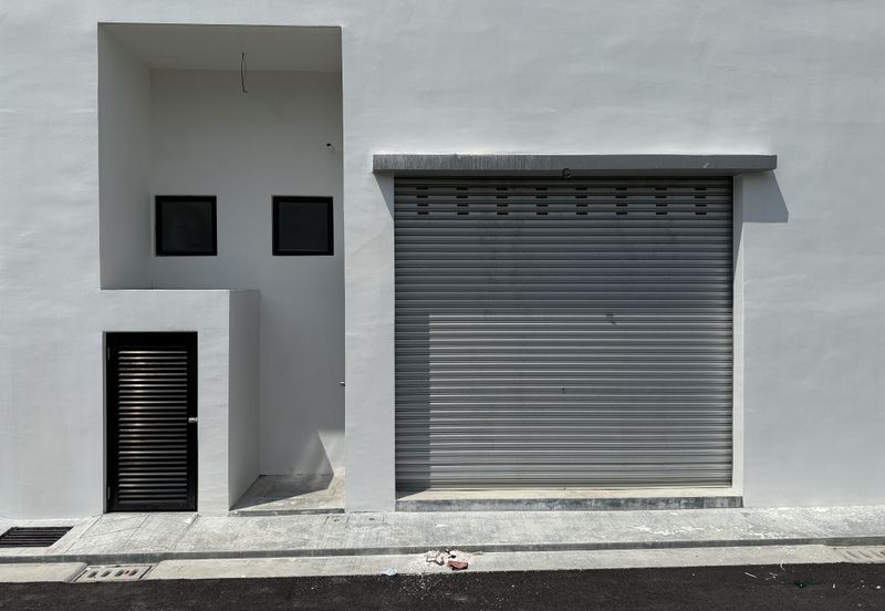 Eco Avenue 2 Eco Tropics 2Sty shop office to rent