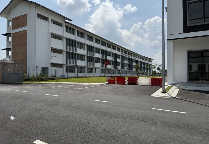 Eco Avenue 2 Eco Tropics 2Sty shop office to rent