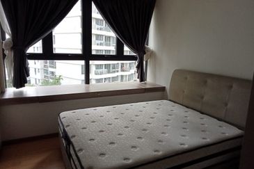 Baypoint @ Country Garden Danga Bay