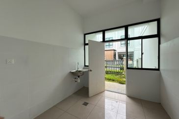 Full loan rm1k downpayment Eco Tropics 2-sty terrace for SALE