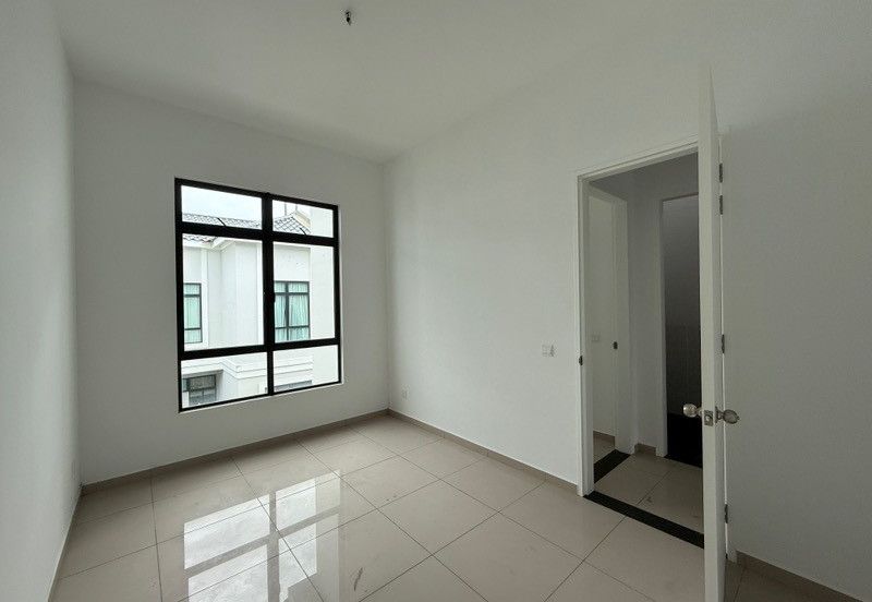 Full loan rm1k downpayment Eco Tropics 2-sty terrace for SALE