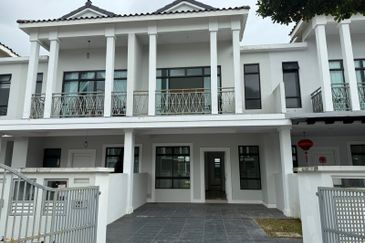 Full loan rm1k downpayment Eco Tropics 2-sty terrace for SALE