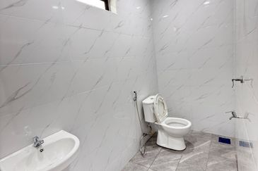 Skudai Damai Jaya 2Sty low cost corner for sale