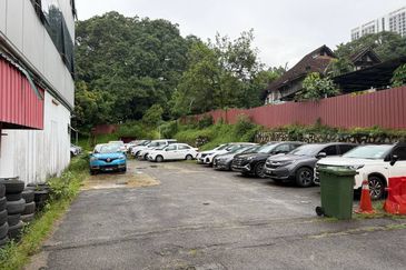  Jalan Tun Abdul Razak Susur 2  Four-sty Office tower for rent